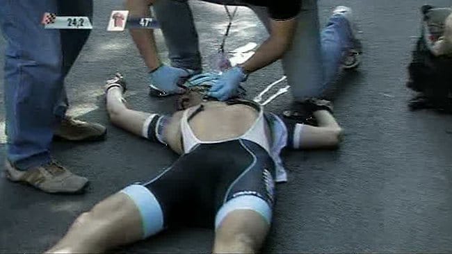 Paramedics-try-to-save-Wouter-Weylandt.jpg